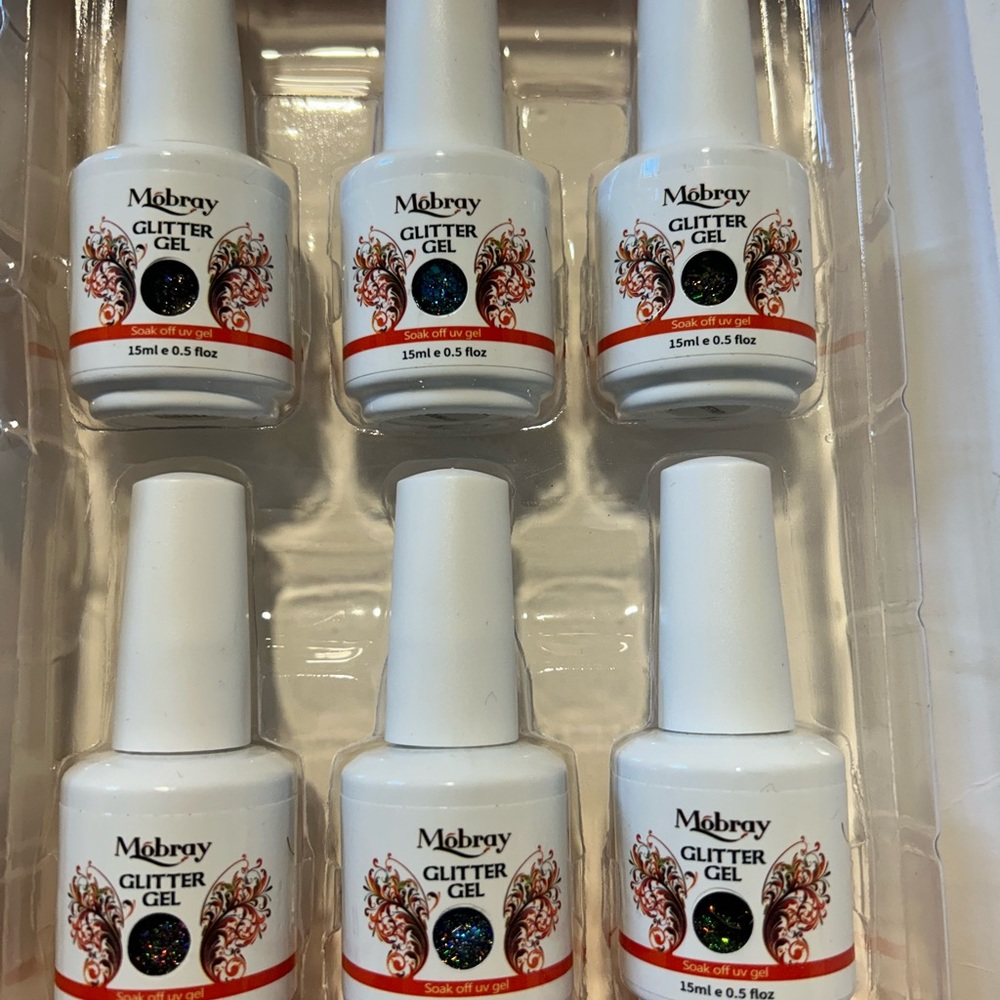 Glitter gel nail polish